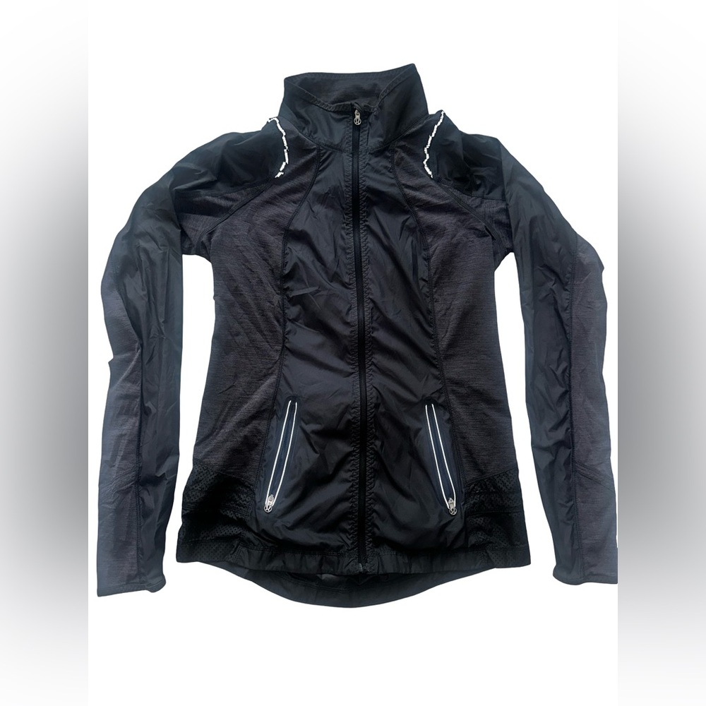 Lululemon Lightweight Running Jacket – Size 4
